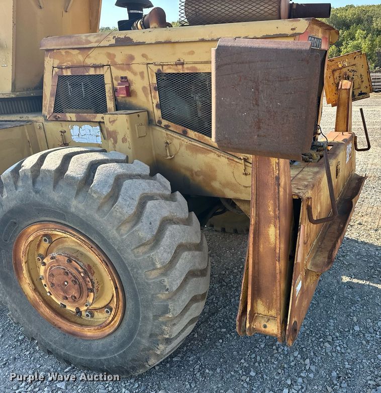 image for item EJ4910 1970 Grove RT58 crane