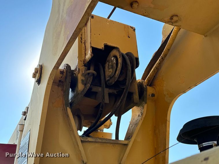 image for item EJ4910 1970 Grove RT58 crane