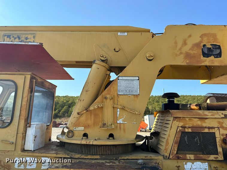 image for item EJ4910 1970 Grove RT58 crane