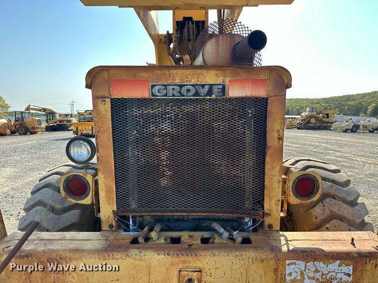 image for item EJ4910 1970 Grove RT58 crane