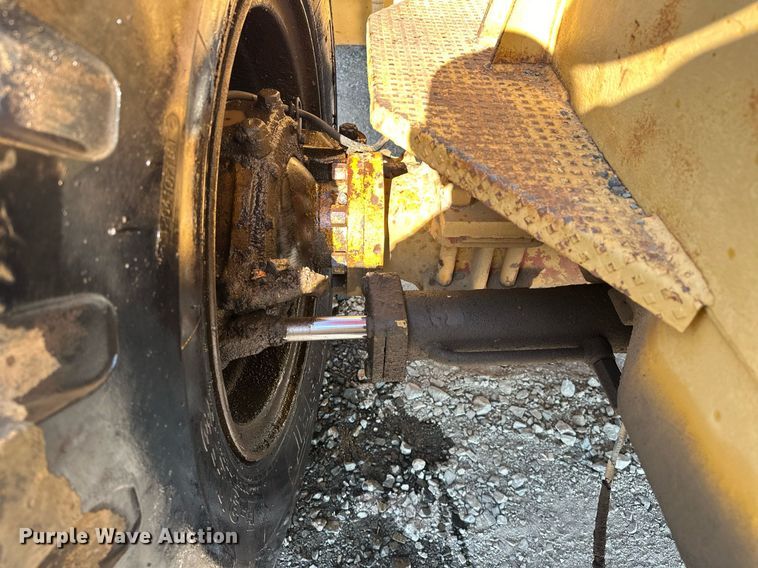 image for item EJ4910 1970 Grove RT58 crane