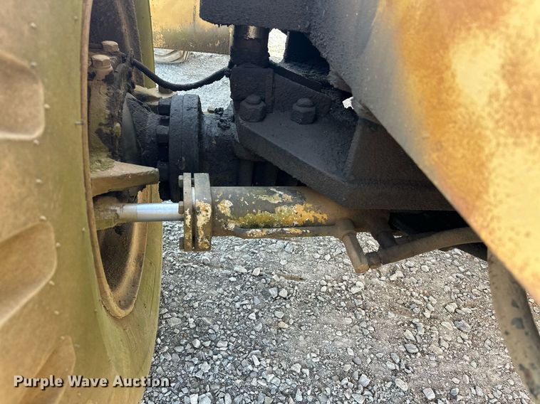 image for item EJ4910 1970 Grove RT58 crane