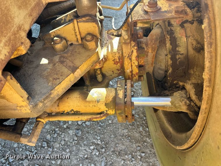 image for item EJ4910 1970 Grove RT58 crane