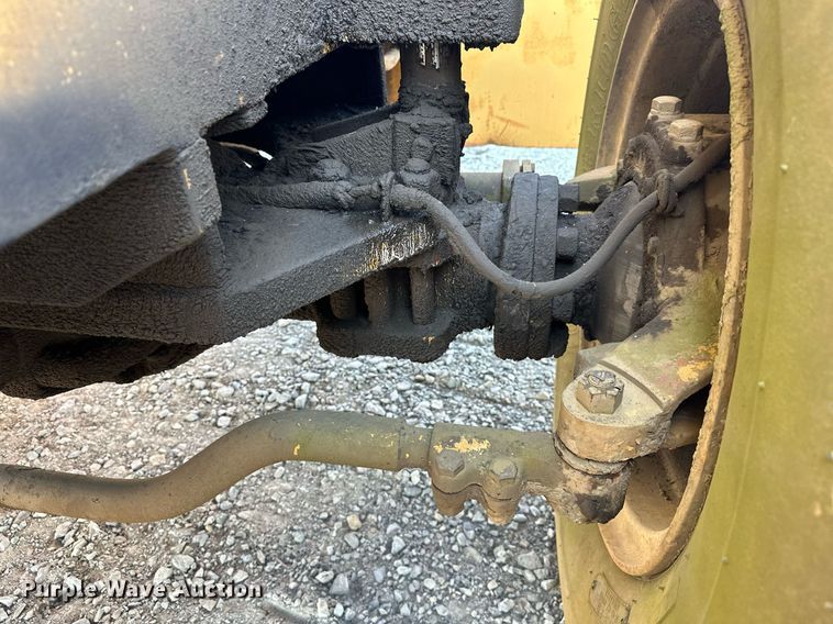 image for item EJ4910 1970 Grove RT58 crane