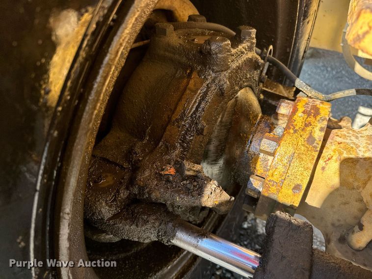 image for item EJ4910 1970 Grove RT58 crane