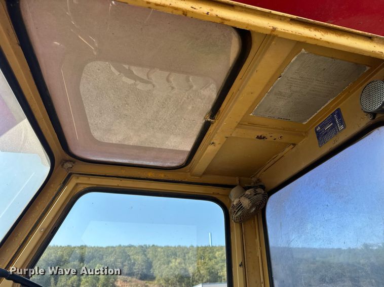 image for item EJ4910 1970 Grove RT58 crane