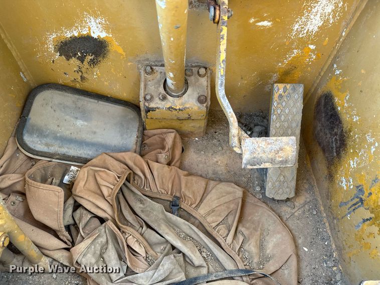 image for item EJ4910 1970 Grove RT58 crane