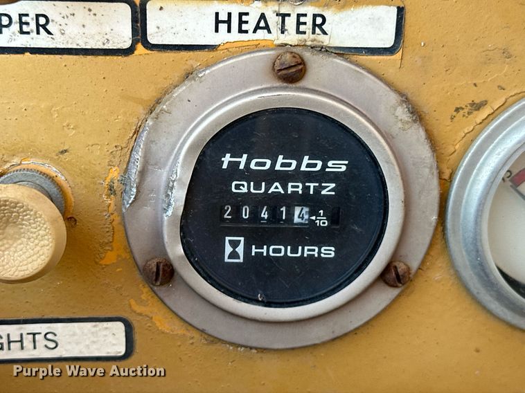 image for item EJ4910 1970 Grove RT58 crane