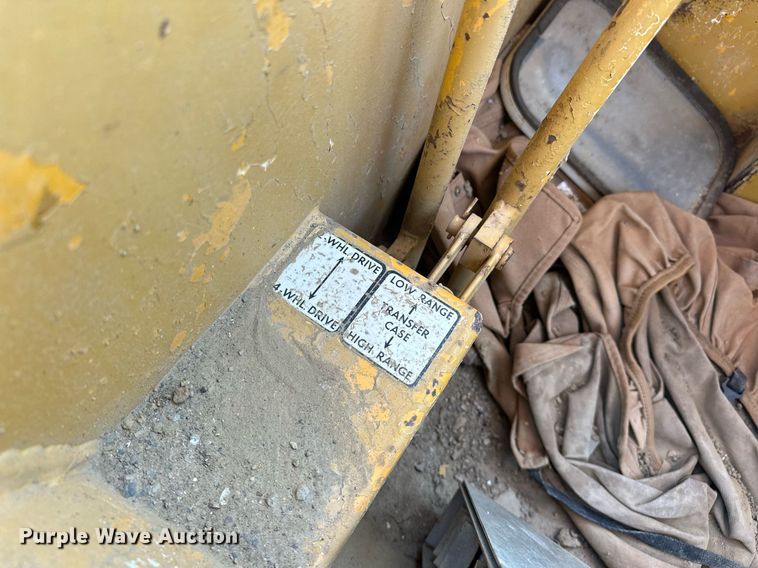 image for item EJ4910 1970 Grove RT58 crane