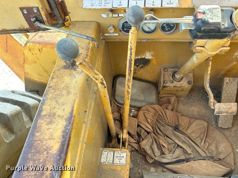 image for item EJ4910 1970 Grove RT58 crane