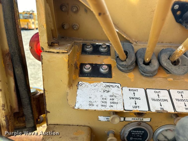 image for item EJ4910 1970 Grove RT58 crane