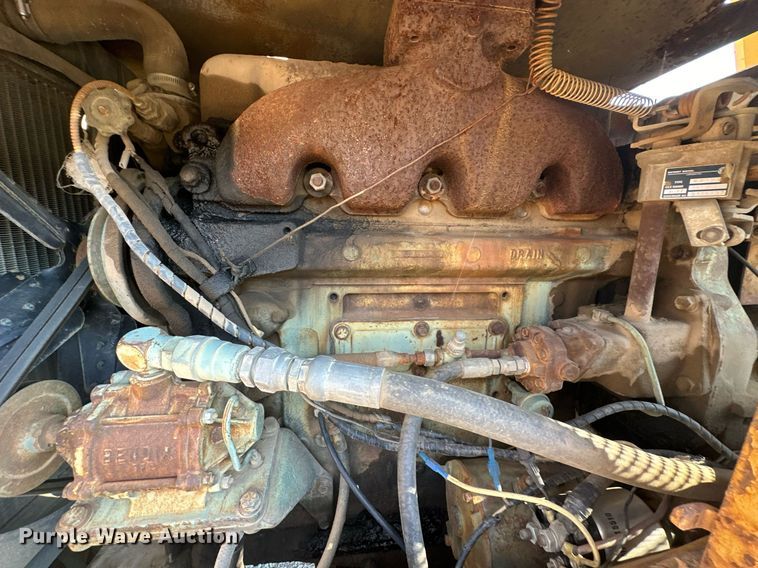 image for item EJ4910 1970 Grove RT58 crane