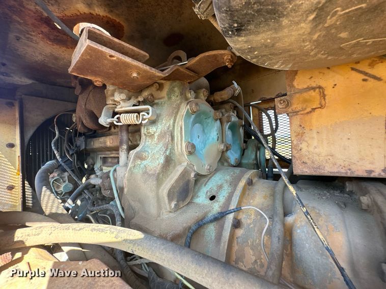 image for item EJ4910 1970 Grove RT58 crane