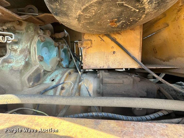 image for item EJ4910 1970 Grove RT58 crane