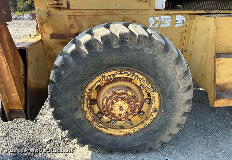 image for item EJ4910 1970 Grove RT58 crane