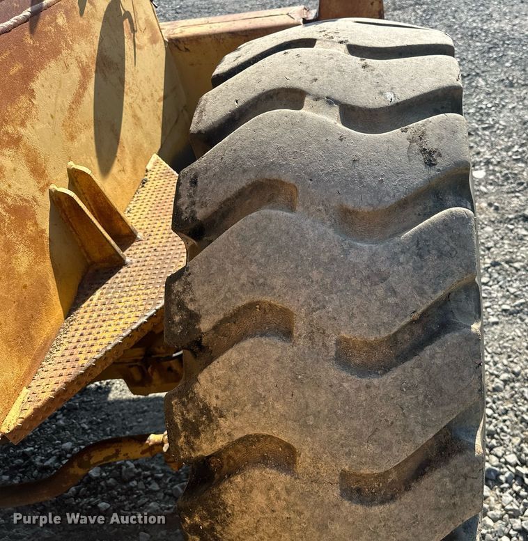 image for item EJ4910 1970 Grove RT58 crane