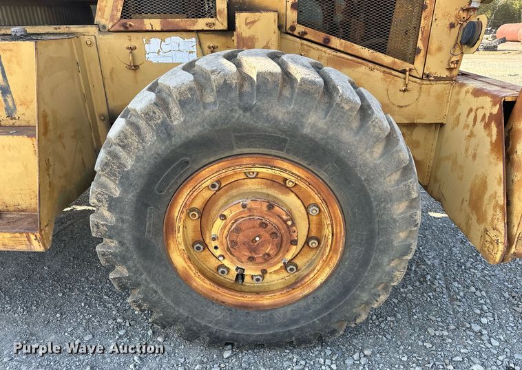 image for item EJ4910 1970 Grove RT58 crane