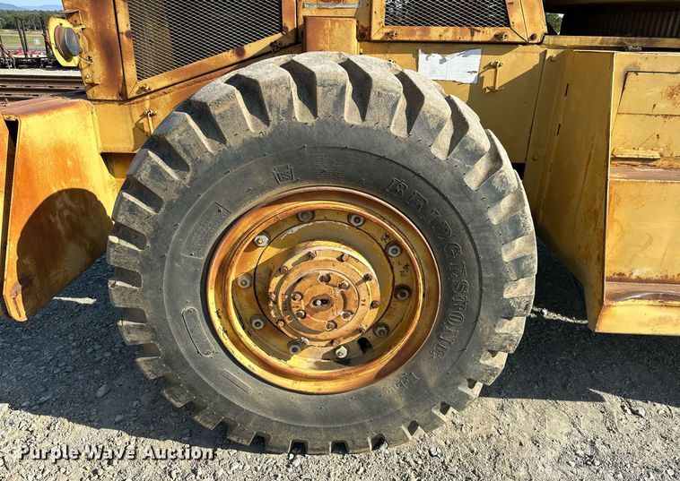 image for item EJ4910 1970 Grove RT58 crane