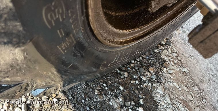 image for item EJ4910 1970 Grove RT58 crane