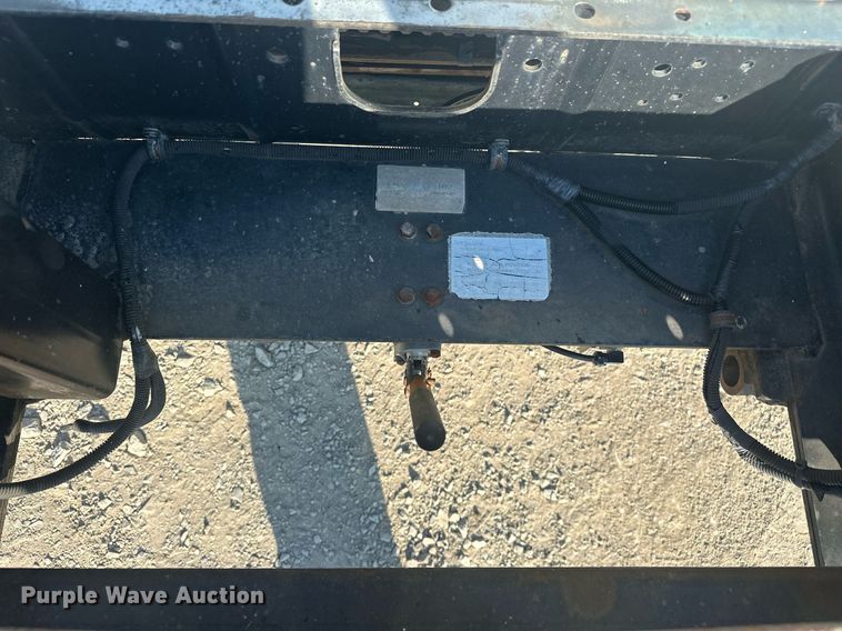 image for item EJ4926 1995 International 4900 Crew Cab flatbed truck