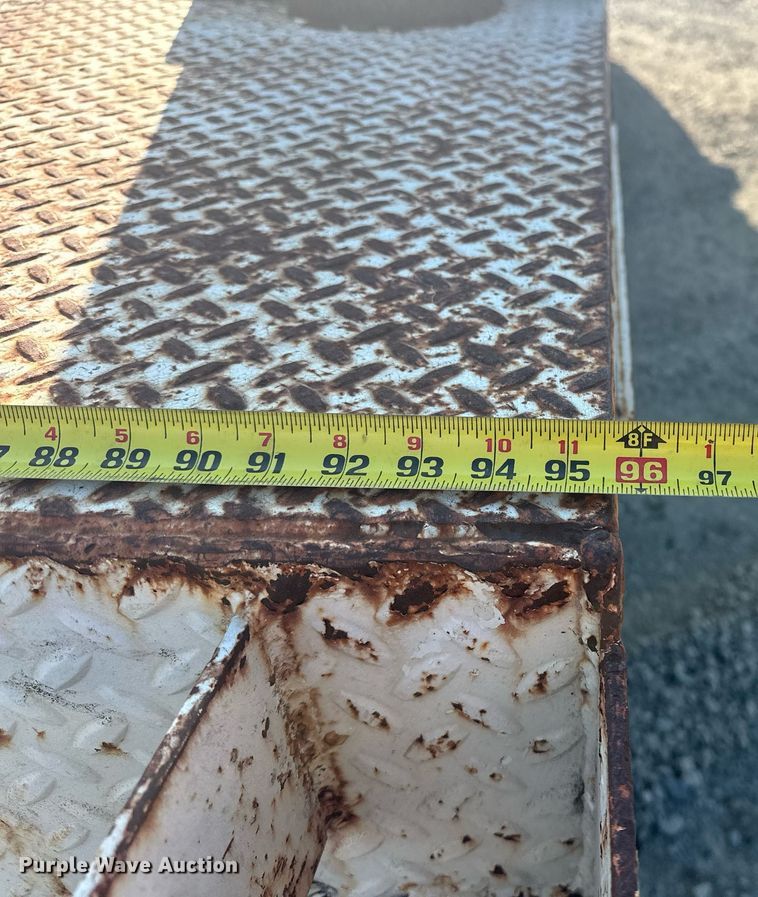 image for item EJ4926 1995 International 4900 Crew Cab flatbed truck