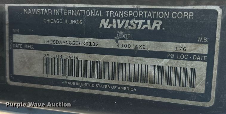 image for item EJ4926 1995 International 4900 Crew Cab flatbed truck