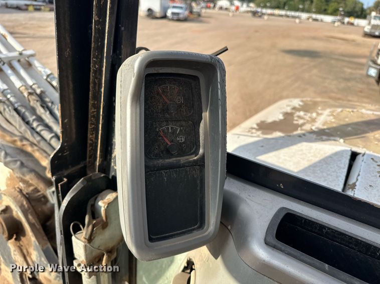 image for item EJ4929 2013 Bobcat  E80 mini excavator