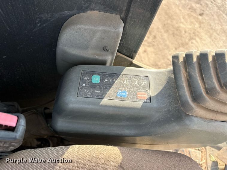 image for item EJ4929 2013 Bobcat  E80 mini excavator