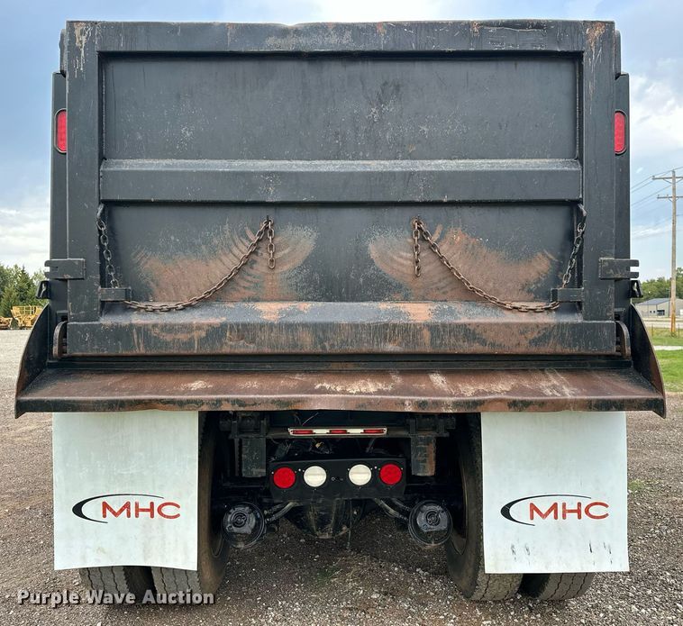 image for item EJ4933 2016 Kenworth  T880 dump truck