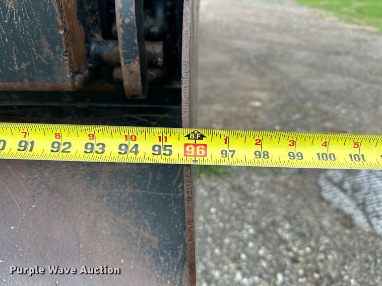 image for item EJ4933 2016 Kenworth  T880 dump truck