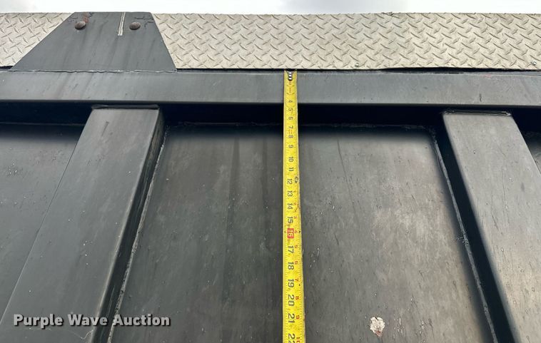 image for item EJ4933 2016 Kenworth  T880 dump truck