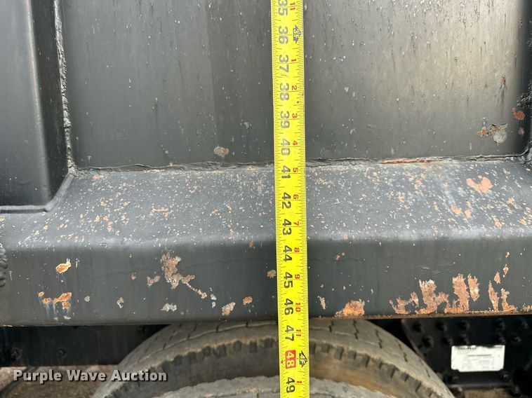 image for item EJ4933 2016 Kenworth  T880 dump truck