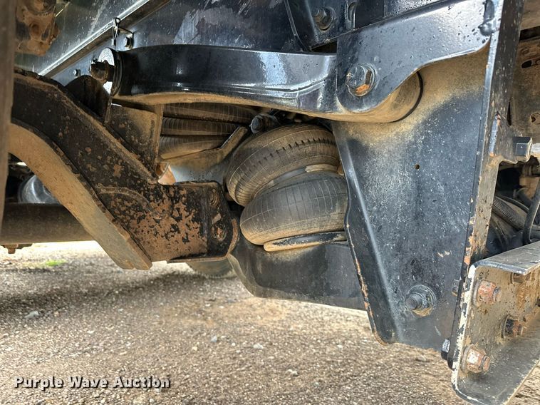 image for item EJ4933 2016 Kenworth  T880 dump truck