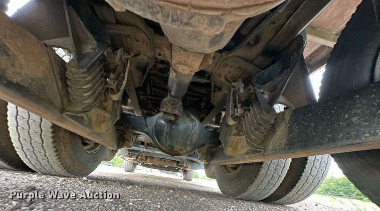 image for item EJ4933 2016 Kenworth  T880 dump truck