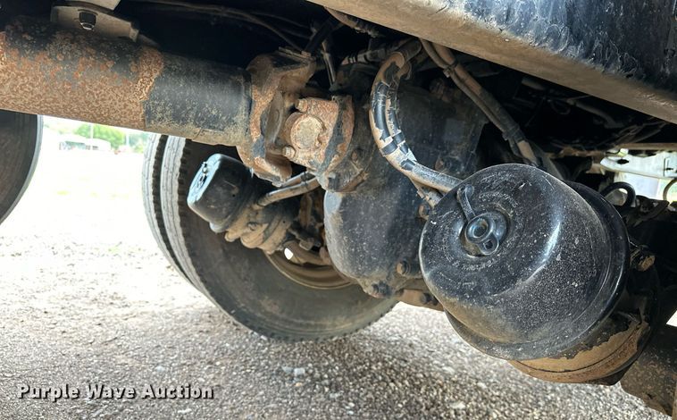 image for item EJ4933 2016 Kenworth  T880 dump truck