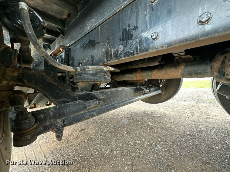 image for item EJ4933 2016 Kenworth  T880 dump truck