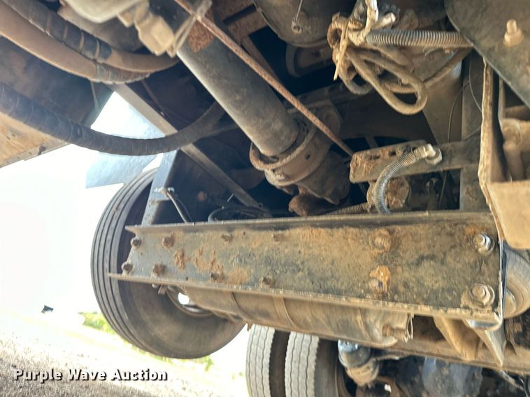 image for item EJ4933 2016 Kenworth  T880 dump truck