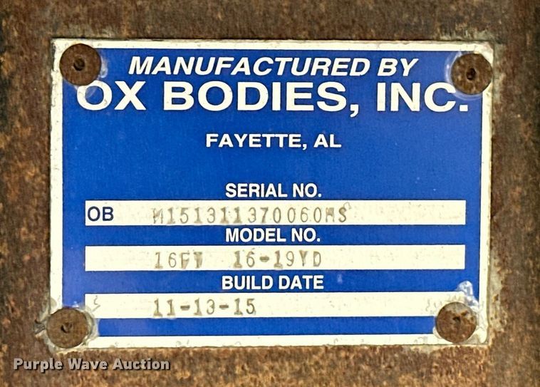 image for item EJ4933 2016 Kenworth  T880 dump truck