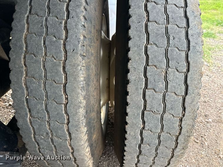 image for item EJ4933 2016 Kenworth  T880 dump truck