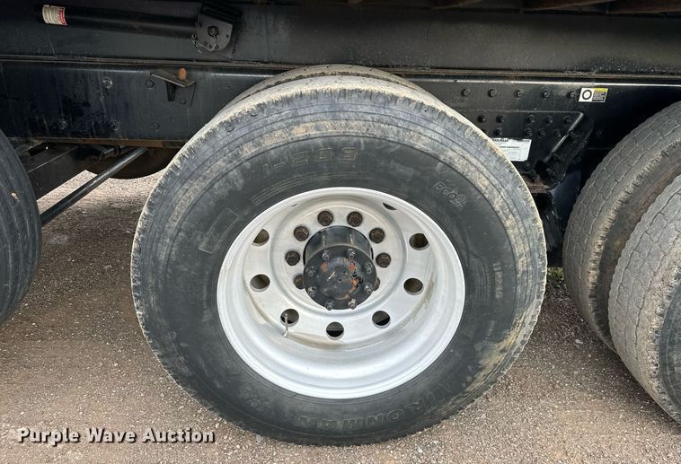 image for item EJ4933 2016 Kenworth  T880 dump truck