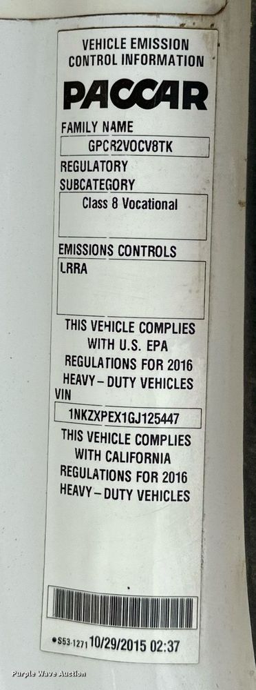 image for item EJ4933 2016 Kenworth  T880 dump truck