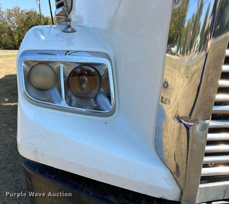 image for item EJ4978 2012 Freightliner Conventional  dump truck