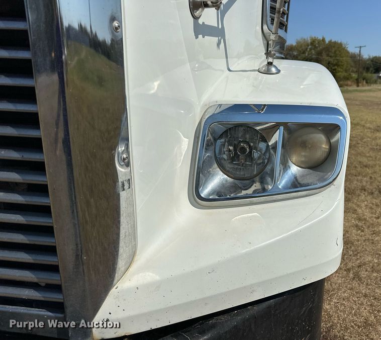 image for item EJ4978 2012 Freightliner Conventional  dump truck