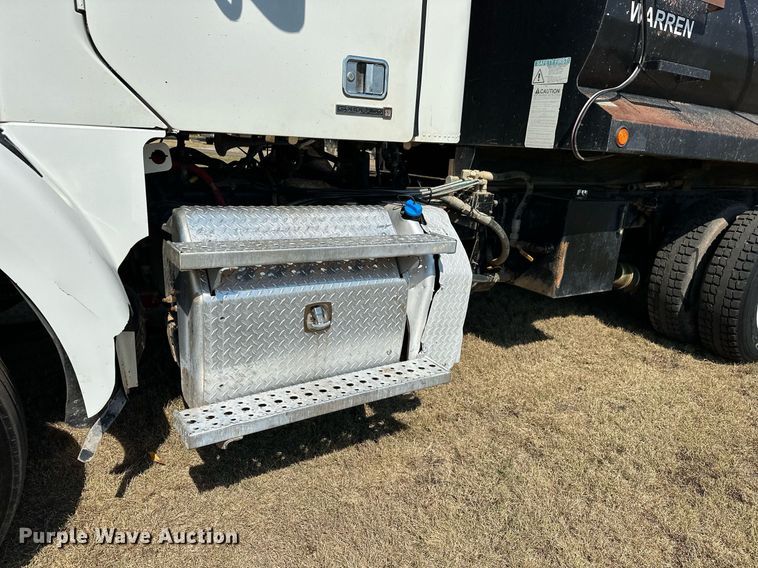 image for item EJ4978 2012 Freightliner Conventional  dump truck