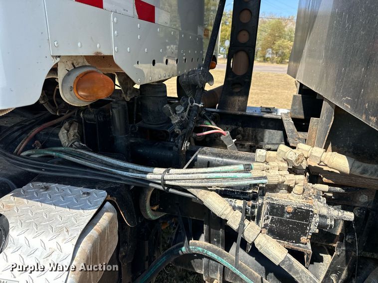 image for item EJ4978 2012 Freightliner Conventional  dump truck