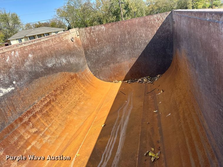 image for item EJ4978 2012 Freightliner Conventional  dump truck