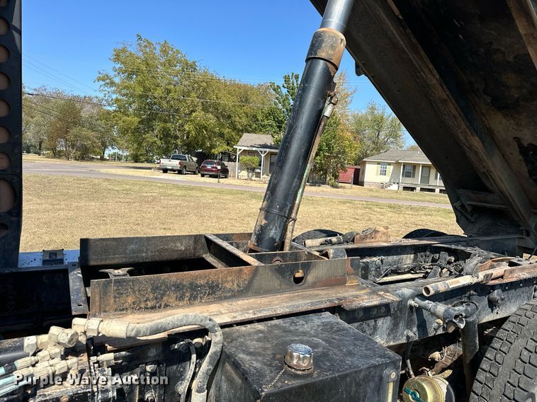 image for item EJ4978 2012 Freightliner Conventional  dump truck