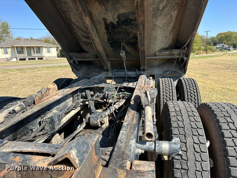 image for item EJ4978 2012 Freightliner Conventional  dump truck