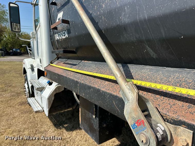 image for item EJ4978 2012 Freightliner Conventional  dump truck