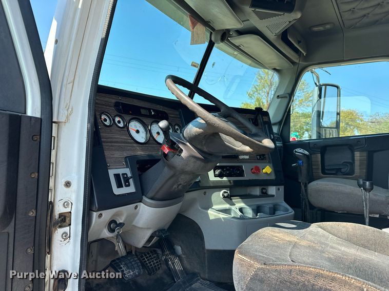 image for item EJ4978 2012 Freightliner Conventional  dump truck